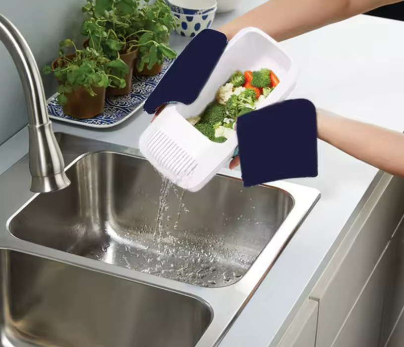 Plastik makarna ve sebze süzgeçi